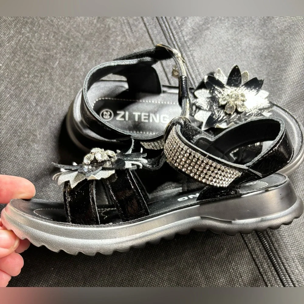 Black Sandals with Floral Design - kids